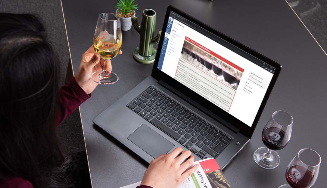 A Guide to Taking an Online Wine Course 
