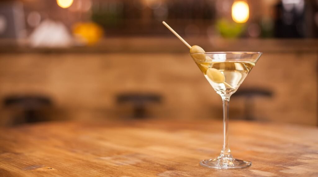 Cocktail glasses, cocktail mixing